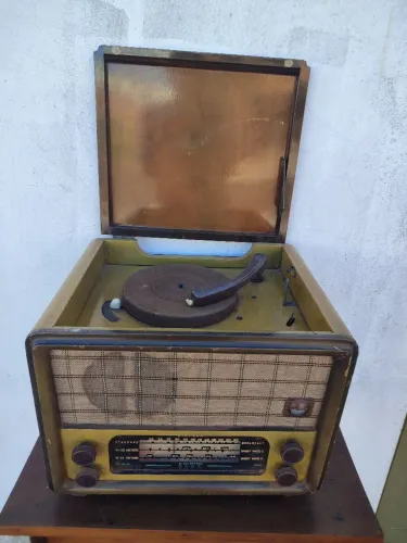 rádio antigo