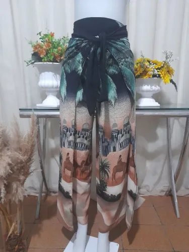 Calça Pantalona Estampada com Amarração