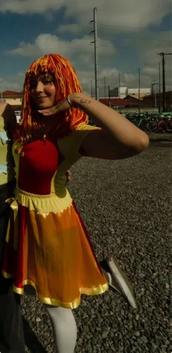 Fantasia Emília adulto