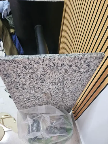 Mesa tampo de granito