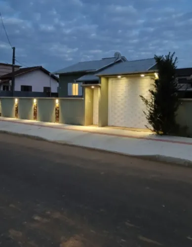 CASA EM EXCELENTE LOCALIZACAO