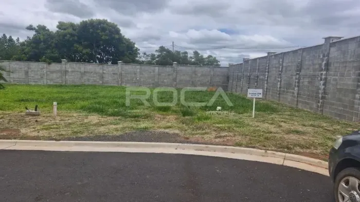Terreno à venda no Condomínio Parque Faber Castell em São Carlos