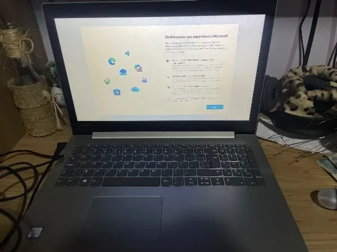 * Modelo: Lenovo IdeaPad 320-15IKB (80YH)