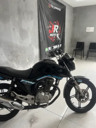 Vendo Fan 160 do ano 2017 no valor de R$ 15.000 fazemos financiamentos
