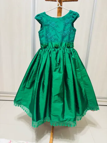 Vendo vestido infantil de festa para crianças de 8 a 10 anos.
