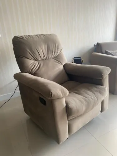 Poltrona do papai confortável com alavanca (suede) estrutura firme.