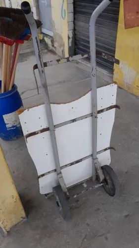 Carrinho carga 250kg ideal para transporte ou comércio