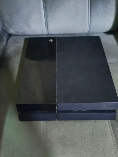 Ps4 com defeito, liga desliga.