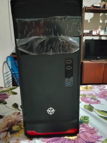 Gabinete TGT Combat Preto lateral acrílico
