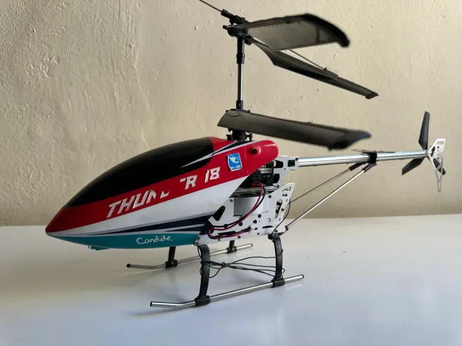 Helicóptero de controle H-18 (Thunder 18 ) Candide
