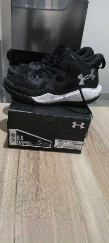 Tênis Under Armour Bankshot n. 40
