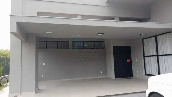 Casa sobrado de 355m² com 03 suítes para locação e venda em condomínio - Alphaville
