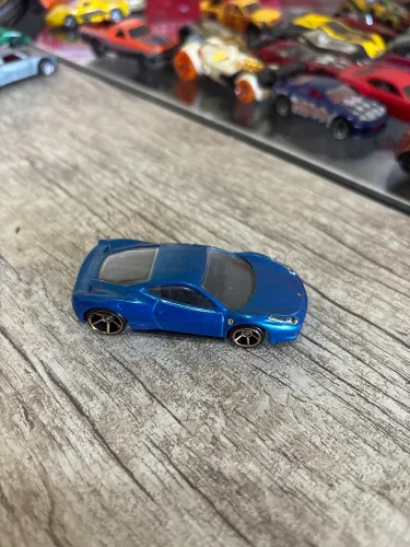 Ferrari o 458 Itália Hot wheels 