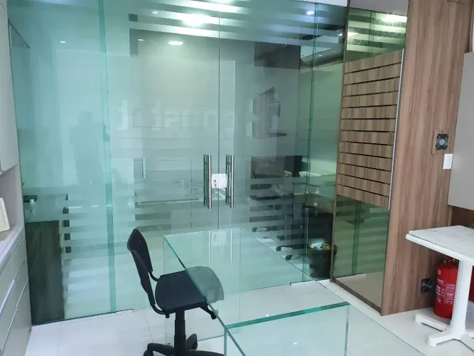 Vendo linda sala projetada e reformada no Empresarial Lagoa Corporate