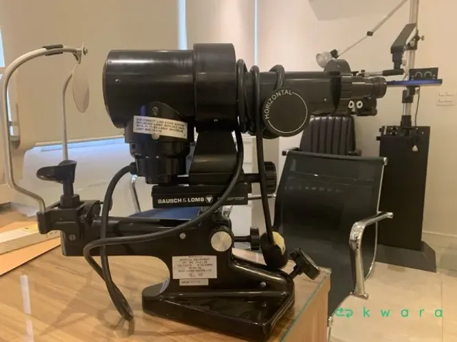 2 Ceratometros Bausch Lomb e diagnóstico de Ceratocone