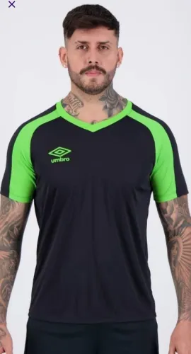 Camisa umbro na etiqueta