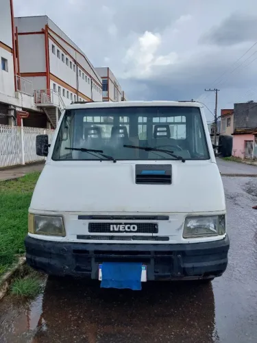 Vendo ou troco Iveco Daily 3510 ano 99/99.