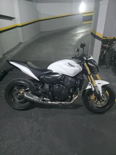 Honda Hornet 2014 ? moto completa e muito bem cuidada!