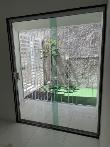 Alugo casa 2Quartos c/ suite Bairro Novo