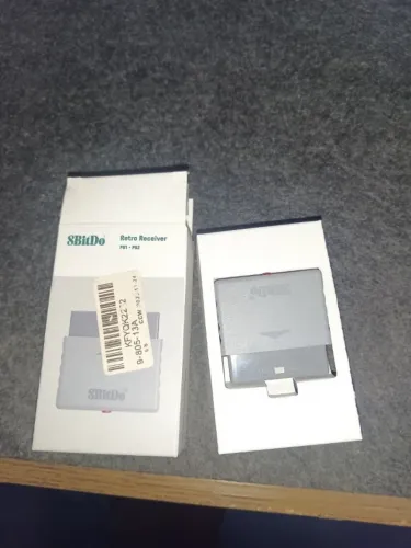 Adaptador 8BitDo Retro Receiver Cinza PS1 / PS2 / PC - Semi Novo
