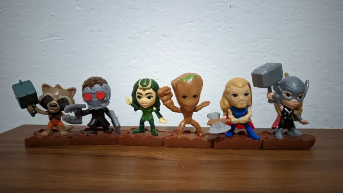 Lote 6 Bonecos Thor: Amor e Trovão do McDonald's 2022