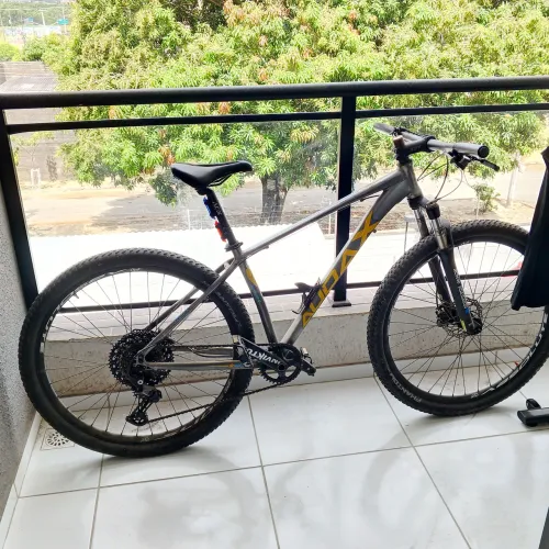 Bicicleta MTB Audax (Shimano Deore) Tamanho 17 Aro 29 com 12 velocidade e Tubeless