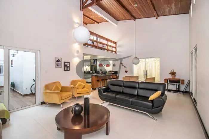 Sobrado Residencial - 5 Dormitórios (3 Suítes) à Venda em Interlagos, São Paulo/SP