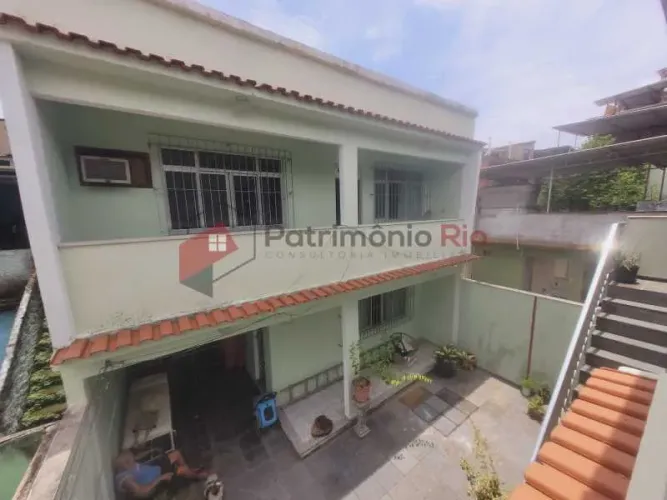 Casa de rua - Duplex / Residencial / Vaz Lobo