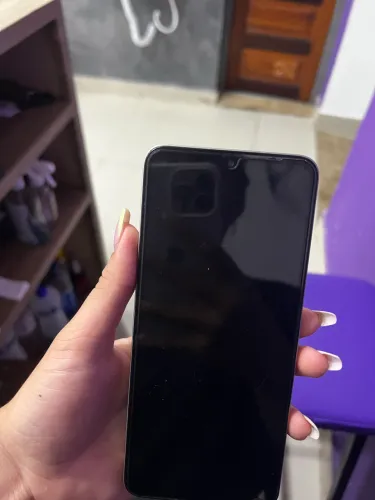 Vendo celular semi novo