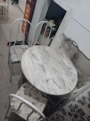 Mesa 4 cadeiras