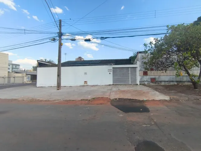 Casa 03/4 com suite para locação
