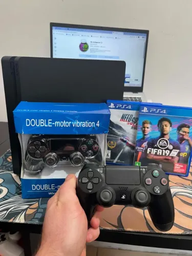 Playstation 4 slim + 2 controles + 2 jogos