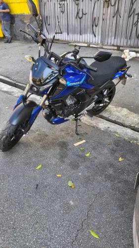 Moto fz15 super conservada