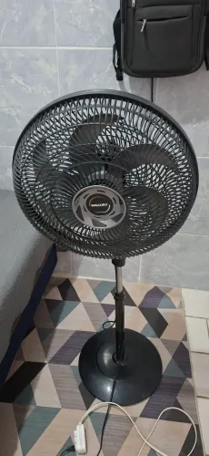 VENTILADOR DE PÉ