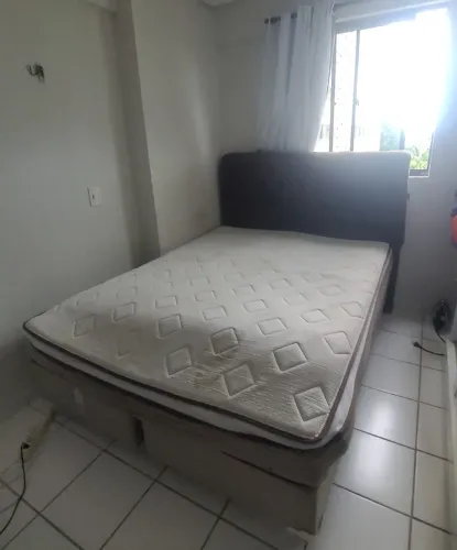 vende-se cama de casal Queen 