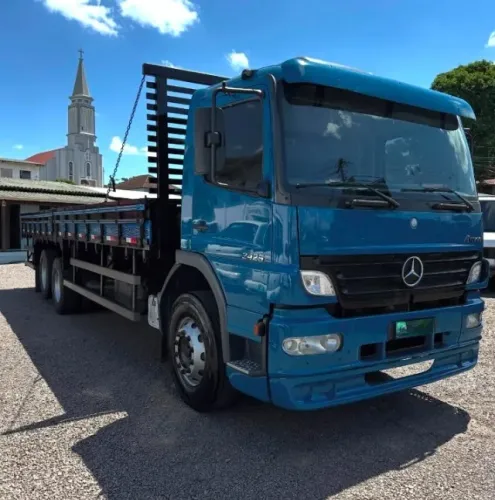 mb atego 2425 azul 2006 carroceria 9m.