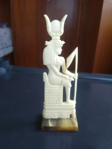 ESTATUETA DA DEUSA ÍSIS