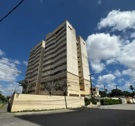 OPORTUNIDADE IMPERDÍVEL! APARTAMENTO DE 3 QUARTOS COM SUÍTE E VARANDA!