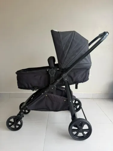 Carro berço- passeio destinado para crianças