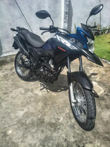 XRE 190 2022 emplacada até 27 vendo e troco