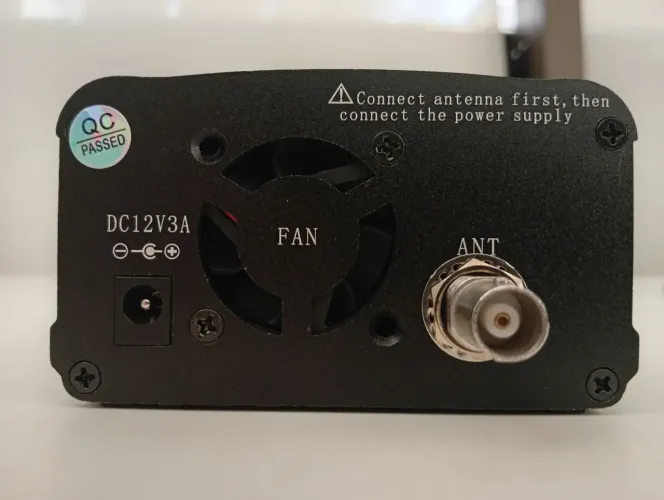 Transmissor de FM 7 watts.