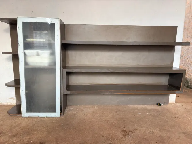 Armário de parede em MDF