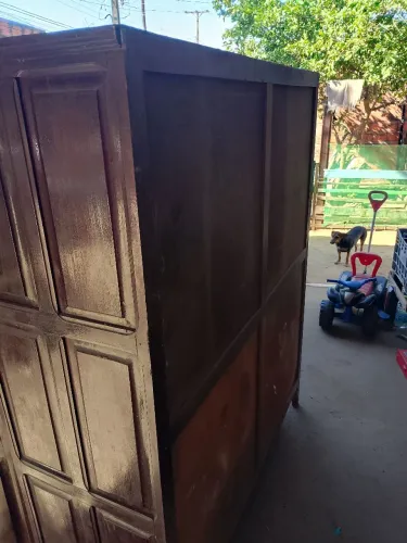vendo guarda roupa 100% madeira em excelente estado de conservação