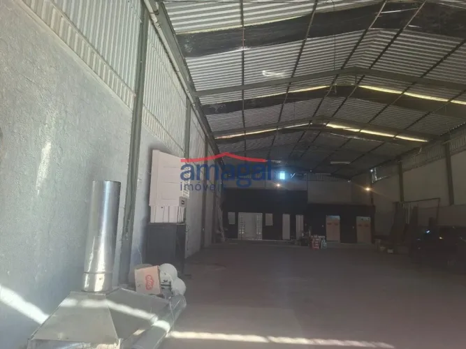 Galpão com 420m² para alugar no Residencial São Paulo