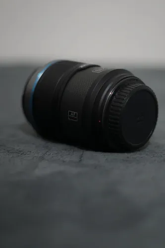 Lente Sony Sirui 23mm F1.2