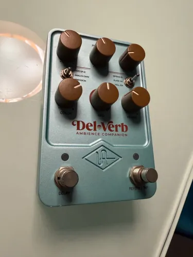 UAFX DEL-VERB