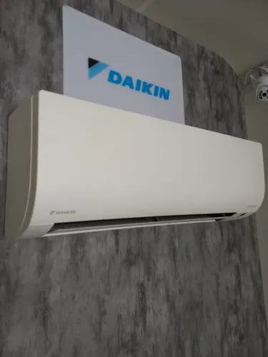 Ar Condicionado Split Inverter Smart Daikin 9.000 BTUs Frio c/ Instalação