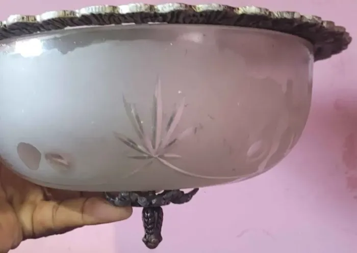 Plafonier Antigo Vintage / Lustre de Teto Vidro Fosco e Metal Arabesco
