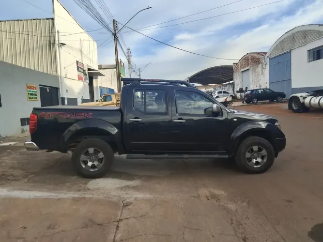 Nissan Frontier SE Attack CD 4X4 2.5 TB Diesel 2013