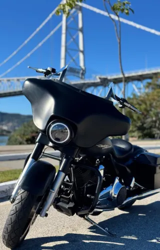 Oportunidade: Harley-Davidson Street Glide 2012 - Apenas 6.215km